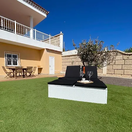 B&B Villa Libertad Tenerife - Fkk Nudist Swingers - Only Couples & Single Ladies Bed & Breakfast *