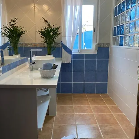 B&B Villa Libertad Tenerife - Fkk Nudist Swingers - Only Couples & Single Ladies Couette-café *