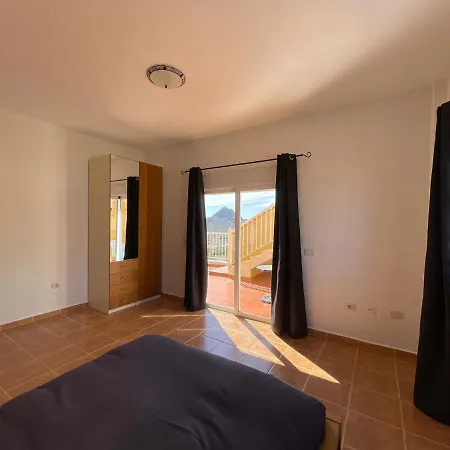 B&B Villa Libertad Tenerife - Fkk Nudist Swingers - Only Couples & Single Ladies Couette-café